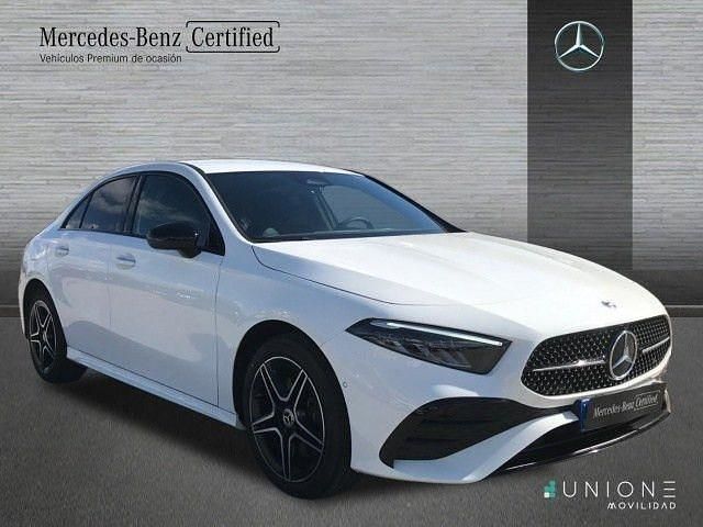 Usado Mercedes A250 AMG line 218 CV (160 kW) 2024 Blanco polar