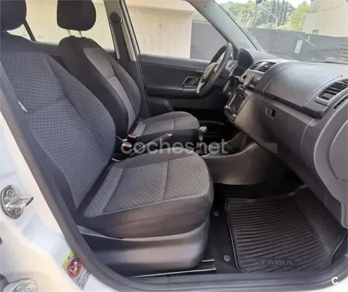 Usado Skoda Fabia 60 CV (44 kW) 2012 Blanco Berlina