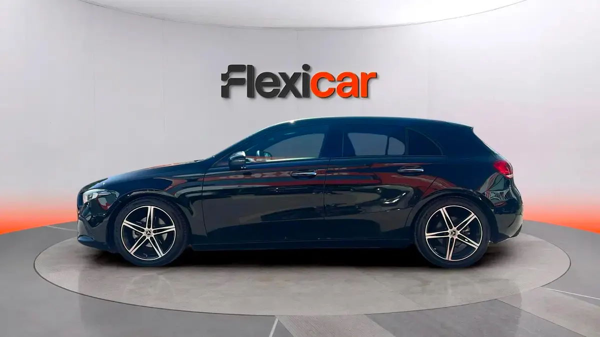 Usado Mercedes A180 116 CV (85 kW) 2019 Negro Berlina