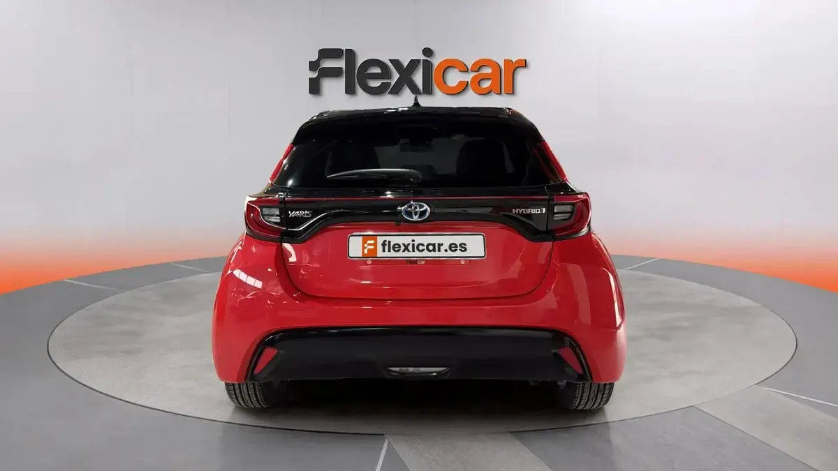 Usado Toyota Yaris Hybrid Edition 116 CV (85 kW) 2021 Rojo Berlina