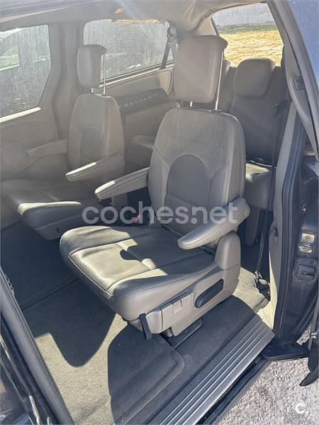 Usado Chrysler Grand Voyager Limited 150 CV (110 kW) 2006 Negro Monovolumen