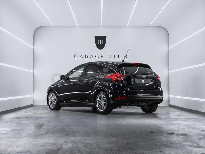 Usado Ford Focus Trend 120 CV (88 kW) 2016 Negro Berlina