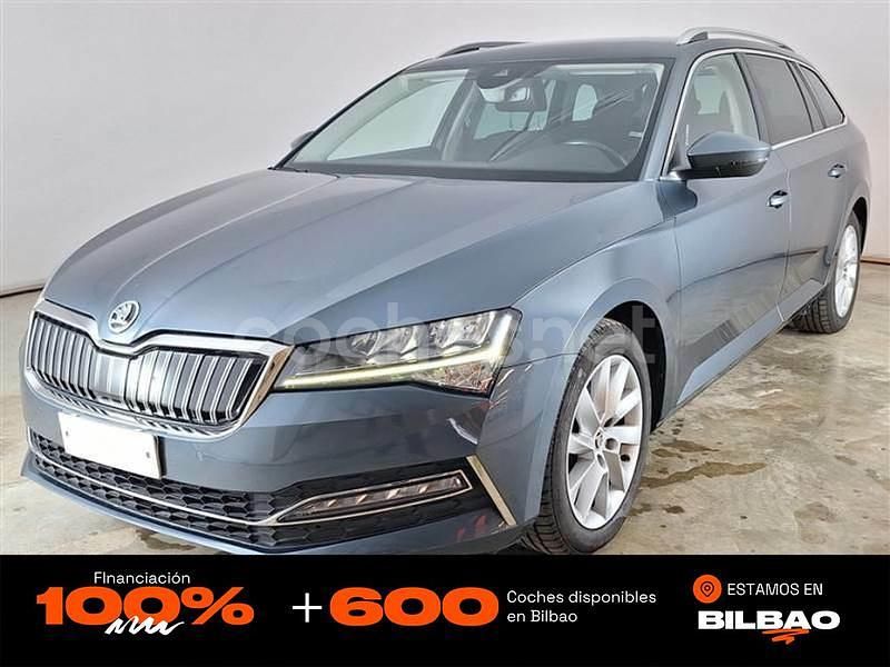 Gris / plata Usado 2020 Skoda Superb Ambition Familiar | 18.850 € (Precio justo) - Imagen 1/4