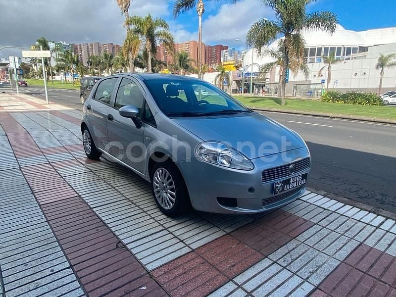 Usado Fiat Punto Dynamic 90 CV (66 kW) 2009 Gris / plata Utilitario