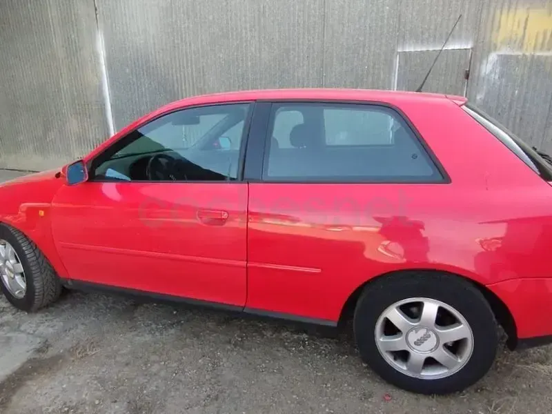 Usado Audi A3 Ambition 180 CV (132 kW) 1999 Rojo Utilitario