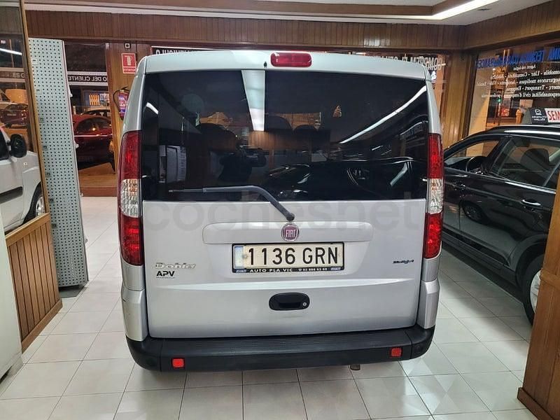 Usado Fiat Doblò 105 CV (77 kW) 2009 Beige Monovolumen