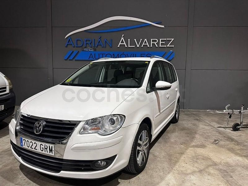 Usado VW Touran Advance 105 CV (77 kW) 2010 Blanco Monovolumen