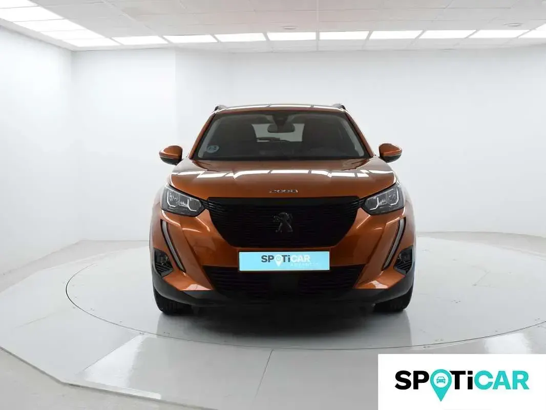 Usado Peugeot 2008 Style 101 CV (74 kW) 2021 Naranja SUV