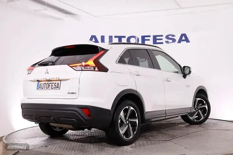 Usado Mitsubishi Eclipse Cross Motion 188 CV (138 kW) 2022 Blanco SUV