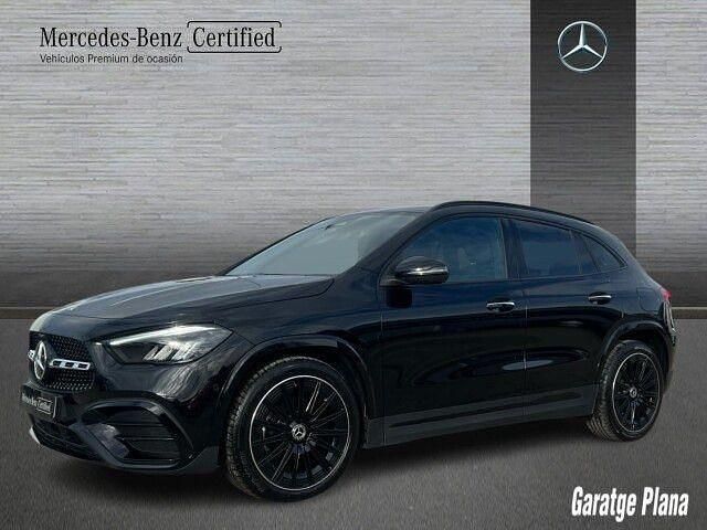Usado Mercedes GLA200 AMG line 150 CV (110 kW) 2025 Negro cosmos SUV