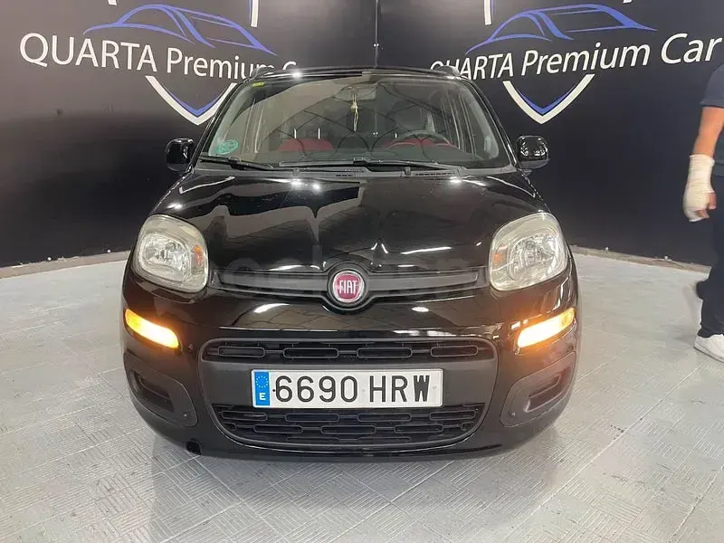 Usado Fiat Panda Lounge 69 CV (50 kW) 2013 Negro Utilitario