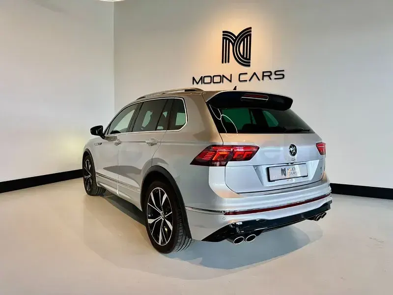 Usado VW Tiguan R 320 CV (235 kW) 2023 Gris / plata SUV