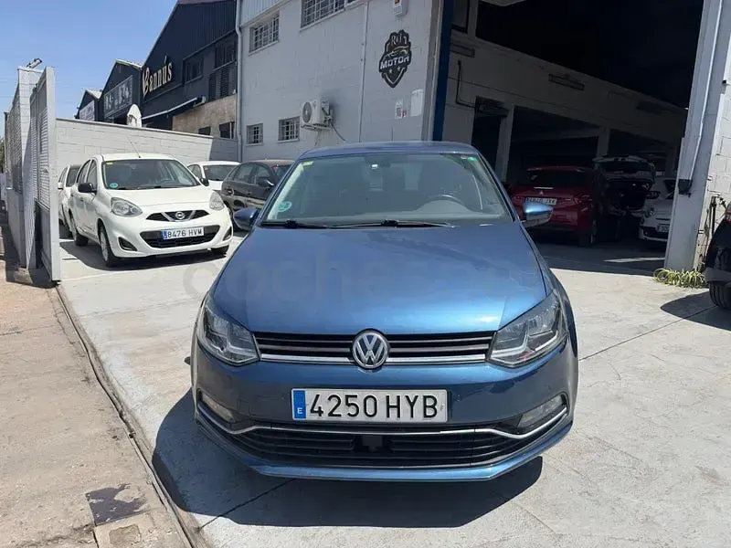 Usado VW Polo Sportline 105 CV (77 kW) 2015 Azul Berlina