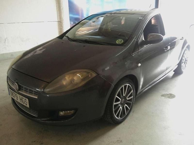 Gris Usado 2011 Fiat Bravo Dynamic Utilitario | 2280 € (Super precio) - Imagen 1/4