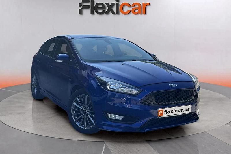 Azul Usado 2017 Ford Focus ST-Line Berlina | 10.890 € (Buen precio) - Imagen 1/4