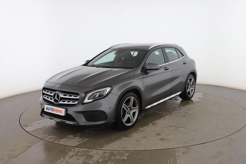 Usado Mercedes GLA200 AMG line 135 CV (99 kW) 2018 Gris SUV