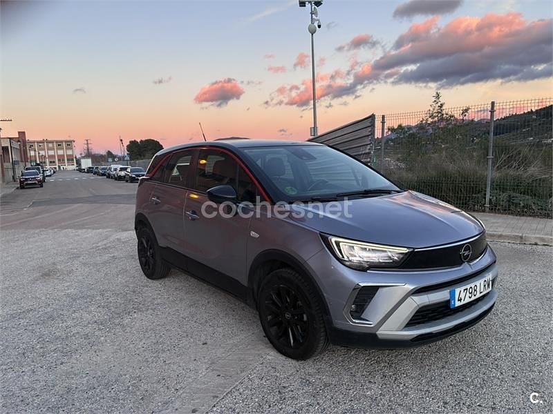 Usado Opel Crossland X GS Line 110 CV (80 kW) 2021 Gris / plata SUV