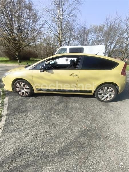Usado Citroën C4 VTR Sport 110 CV (80 kW) 2005 Amarillo Berlina