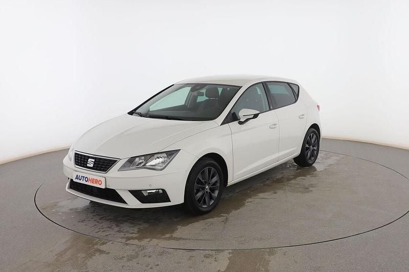 Usado Seat Leon Style 131 CV (96 kW) 2020 Blanco Berlina