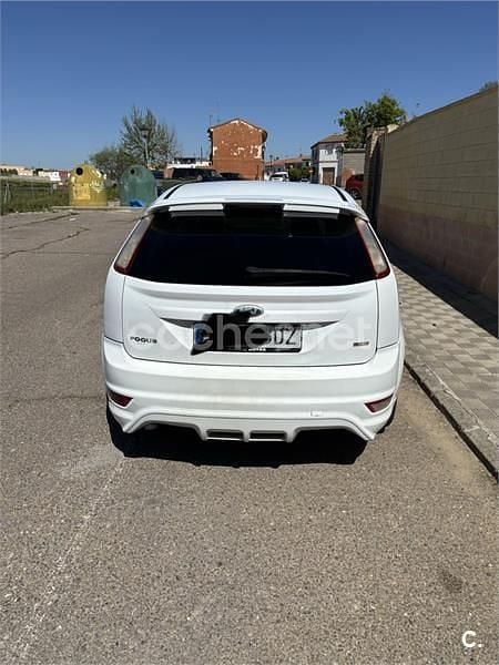 Usado Ford Focus Trend 115 CV (84 kW) 2008 Blanco Berlina