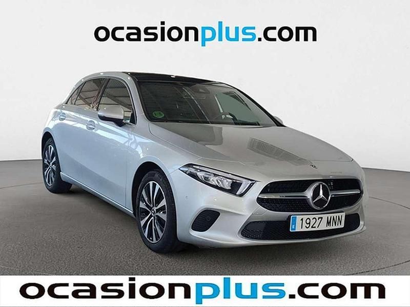 Plateado Usado 2022 Mercedes A180 Utilitario | 24.173 € (Buen precio) - Imagen 1/4