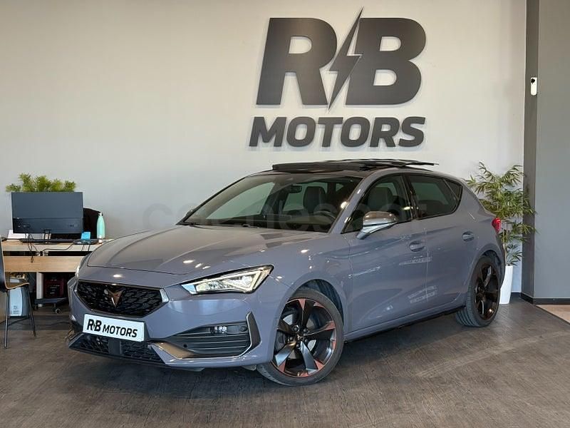 Usado Cupra Leon 150 CV (110 kW) 2022 Gris / plata Berlina