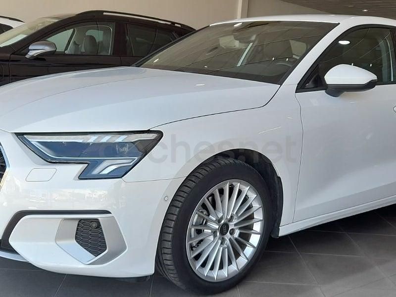 Usado Audi A3 116 CV (85 kW) 2022 Blanco Berlina