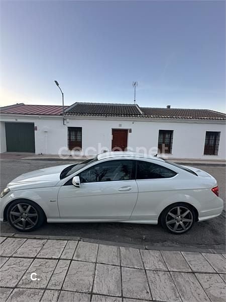 Usado Mercedes C220 170 CV (125 kW) 2013 Blanco Coupe