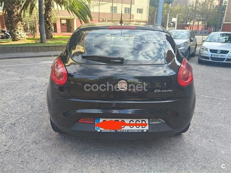 Usado Fiat Bravo Dynamic 105 CV (77 kW) 2008 Negro Utilitario