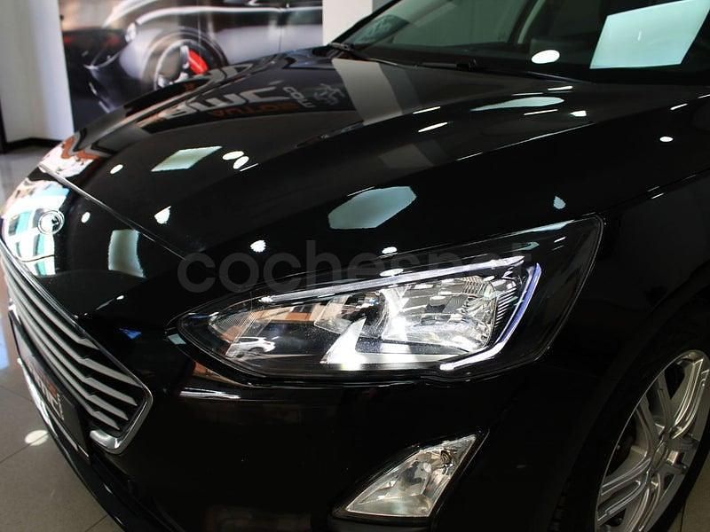 Usado Ford Focus Active 120 CV (88 kW) 2022 Negro Familiar