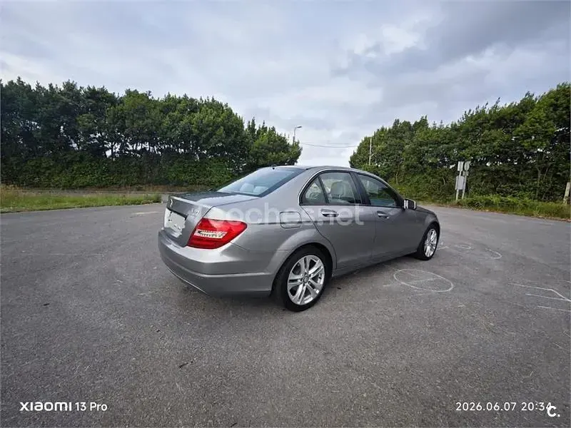 Usado Mercedes C200 Elegance 136 CV (100 kW) 2011 Gris / plata Berlina