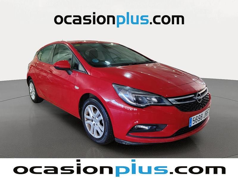 Usado Opel Astra Selective 105 CV (77 kW) 2016 Rojo