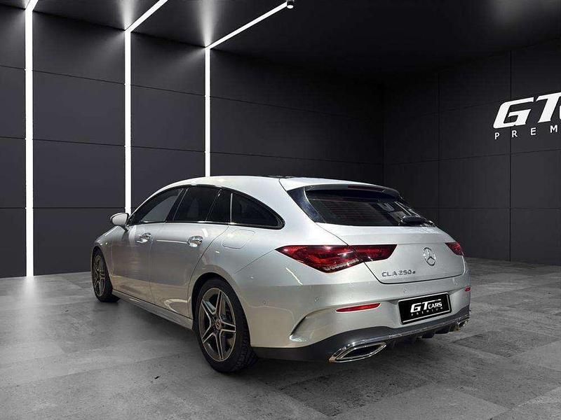 Usado Mercedes CLA250e Shooting Brake AMG 218 CV (160 kW) 2022 Plateado Familiar