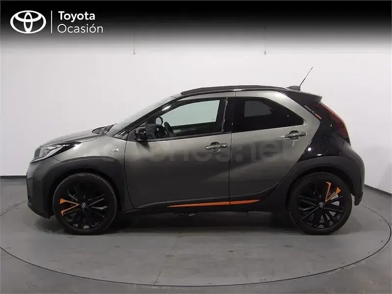 Usado Toyota Aygo X Edition 72 CV (52 kW) 2022 Verde SUV