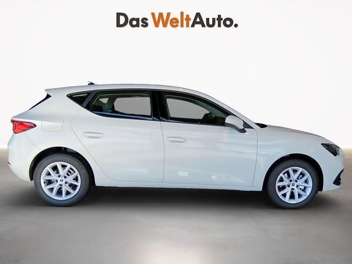 Usado Seat Leon Style 110 CV (80 kW) 2024 Blanco Berlina