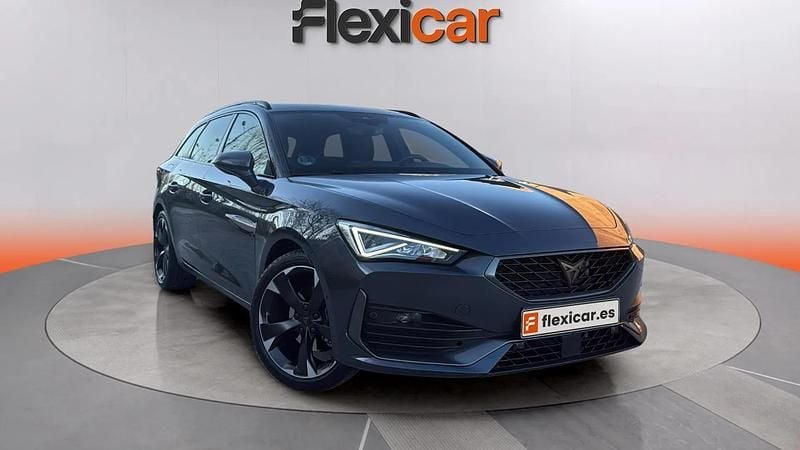 Usado Cupra Leon 150 CV (110 kW) 2023 Gris Familiar