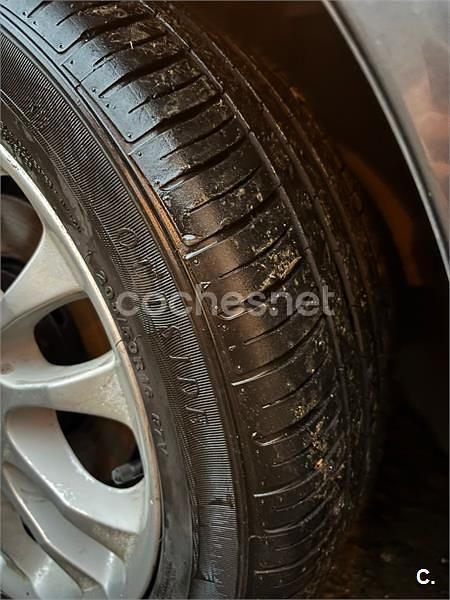 Usado Volvo V40 102 CV (75 kW) 2002 Gris / plata Familiar