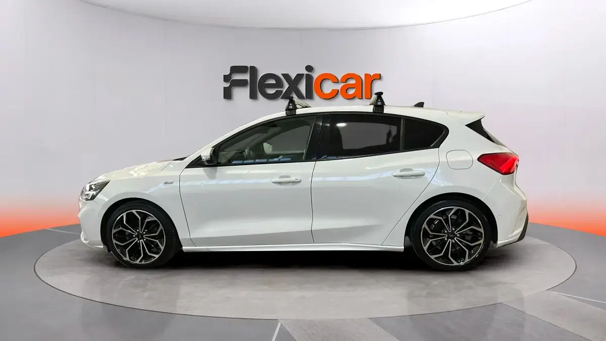 Usado Ford Focus ST-Line 125 CV (91 kW) 2020 Blanco Berlina