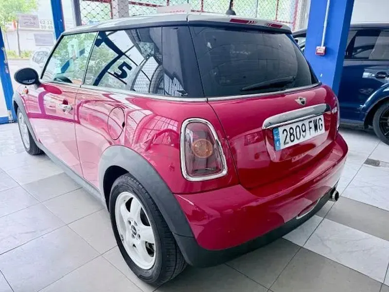 Usado Mini Cooper 120 CV (88 kW) 2007 Rojo Utilitario