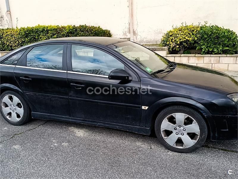 Usado Opel Vectra GTS Elegance 125 CV (91 kW) 2004 Negro Berlina