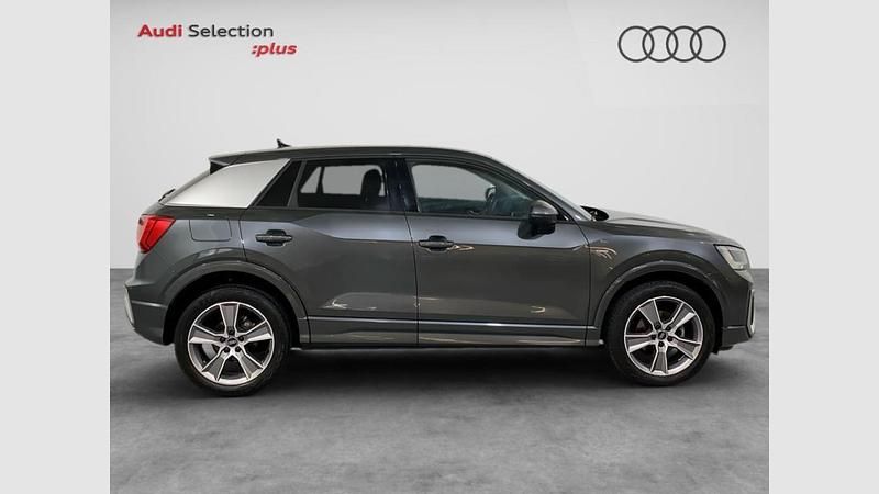 Usado Audi Q2 S-Line 116 CV (85 kW) 2024 Gris daytona efecto perla SUV