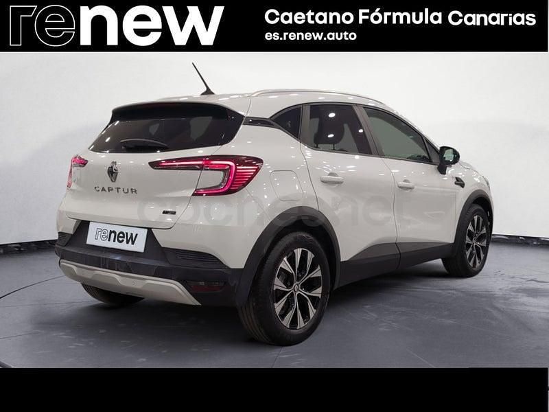 Używany Renault Captur Evolution 145 KM (106 kW) 2023 Biały SUV