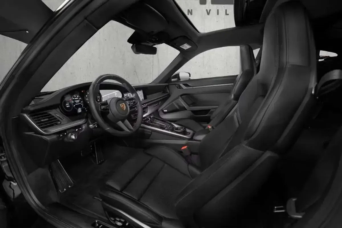 Käytetty Porsche 911 Carrera S 450 HP (330 kW) 2020 Musta Coupe - kaksiovinen