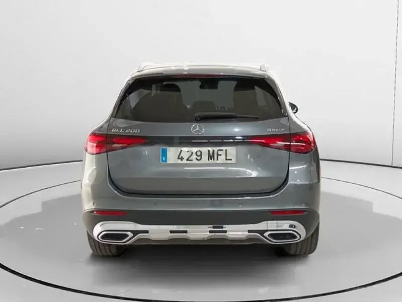 Usado Mercedes GLC200 204 CV (150 kW) 2023 Gris / plata SUV