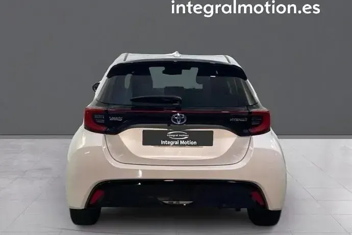 Usado Toyota Yaris Hybrid Style 115 CV (84 kW) 2022