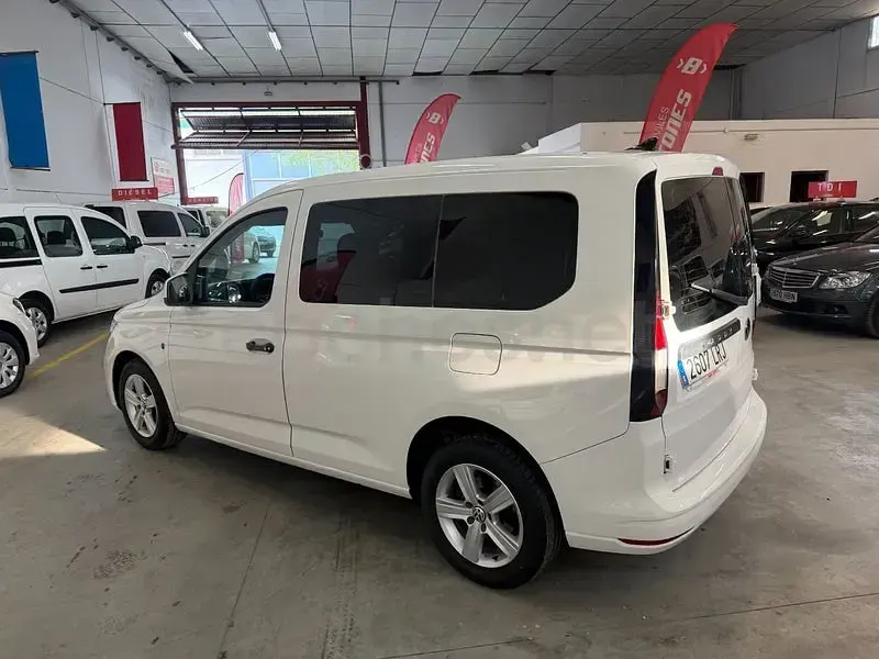 Usado VW Caddy Edition 102 CV (75 kW) 2021 Blanco Monovolumen