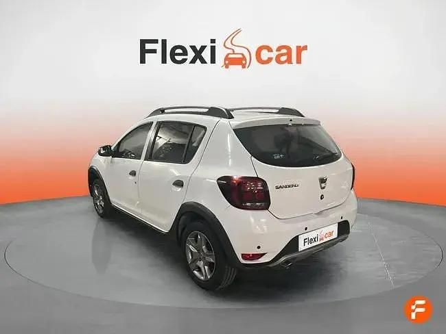 Usado Dacia Sandero Comfort 90 HP (66 kW) 2019 Branco