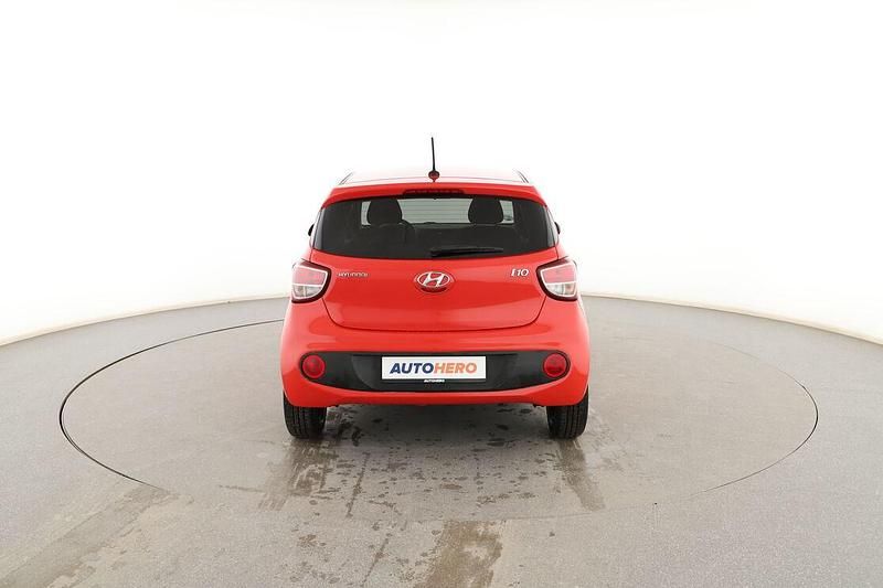 Usado Hyundai i10 Edition 87 CV (63 kW) 2019 Rojo Utilitario