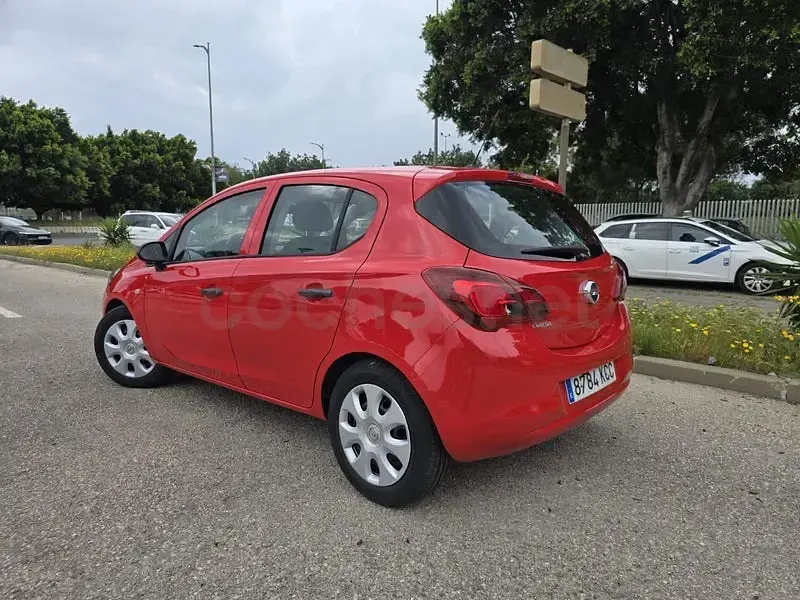 Usado Opel Corsa Expression 75 CV (55 kW) 2017 Rojo Utilitario