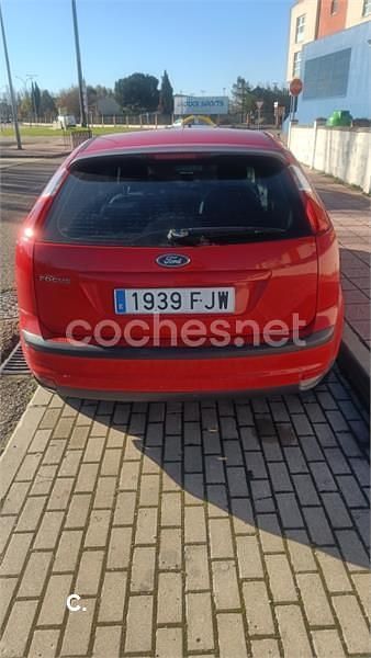 Usado Ford Focus Trend 100 CV (73 kW) 2006 Rojo Berlina